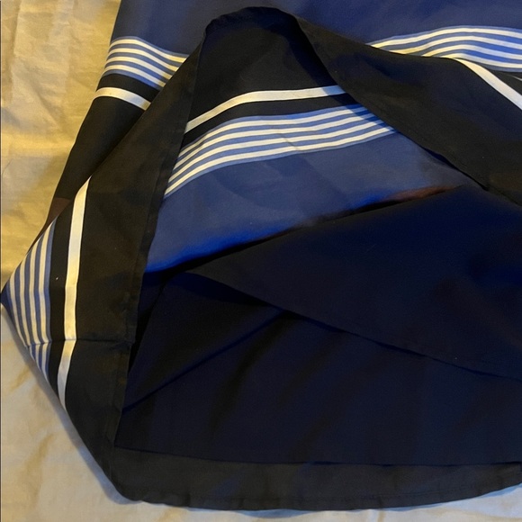 100% Silk Banana Republic Navy, Black, Brown, and White Sleeveless Dress - Picture 6 of 16